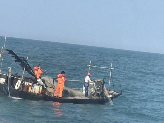 台当局再以&quot;越界&quot;为由强行查扣大陆渔船 扣押渔民